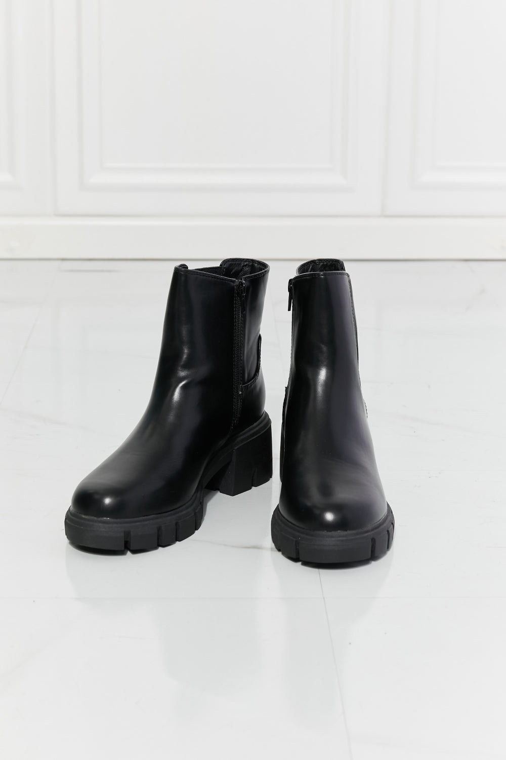 black heeled chelsea boots