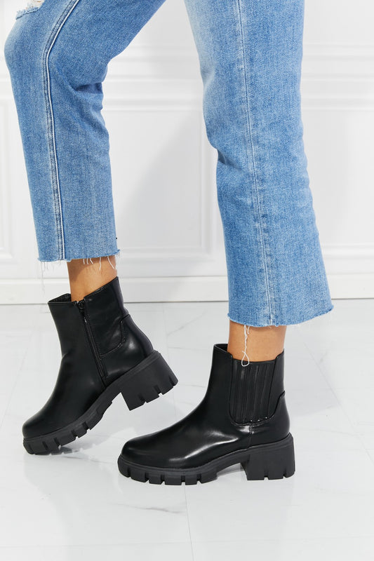 black heeled chelsea boots