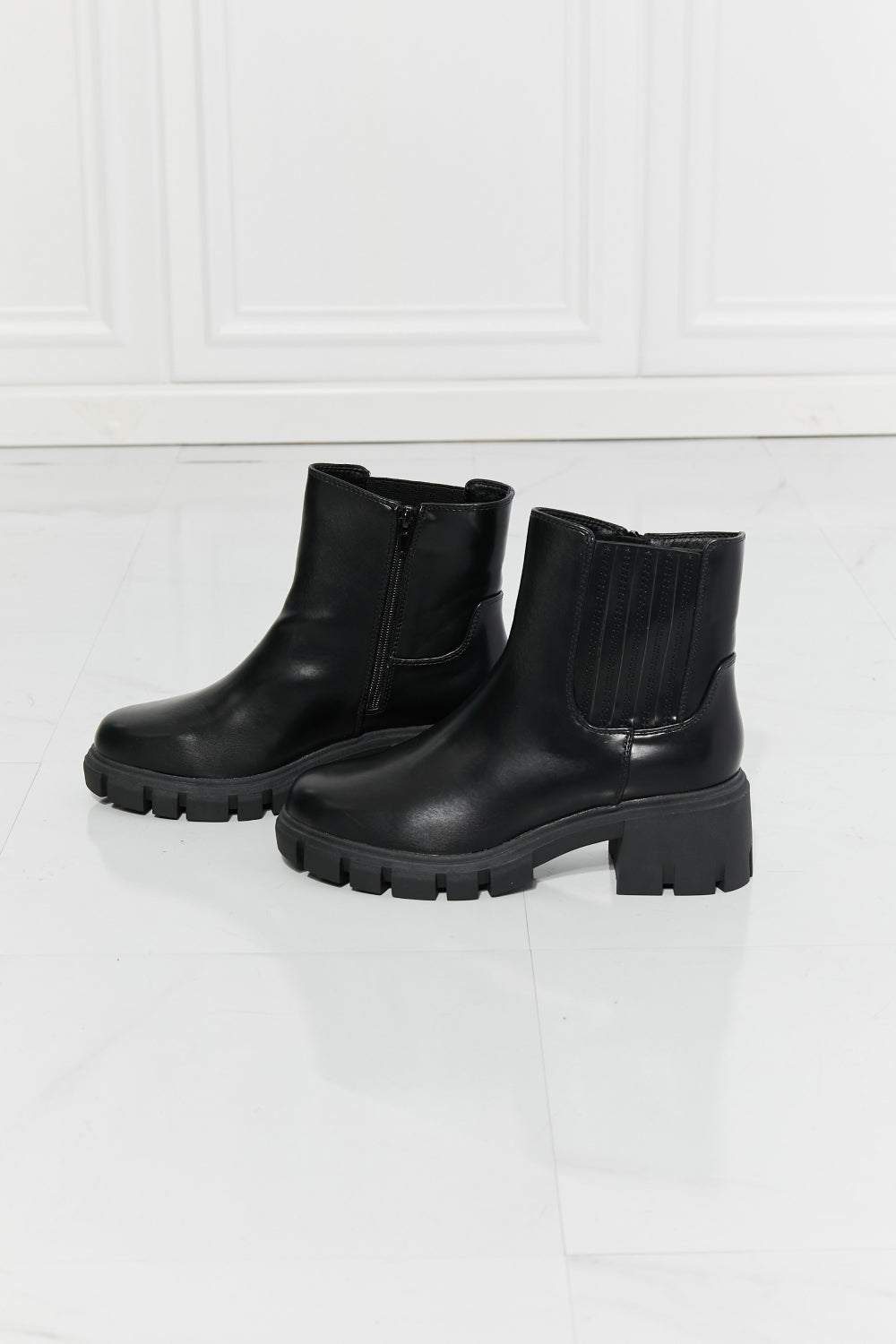 black heeled chelsea boots